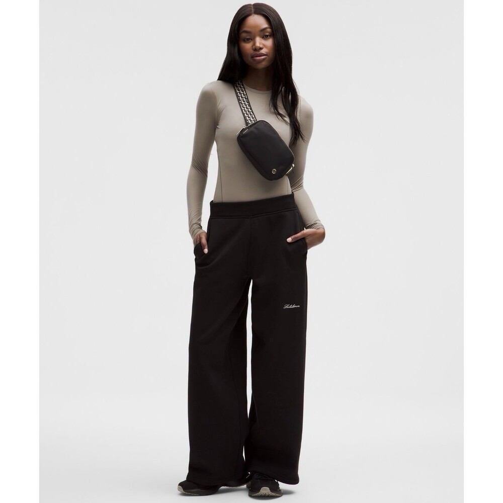 Lululemon Everywhere 1L Black Belt Bag Fanny Pack Crossbody Monogram Metallic - Picture 8 of 11